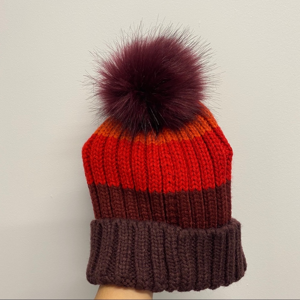 ✨NEW✨ WINTER/ FALL POMPOM HAT / BEANIE